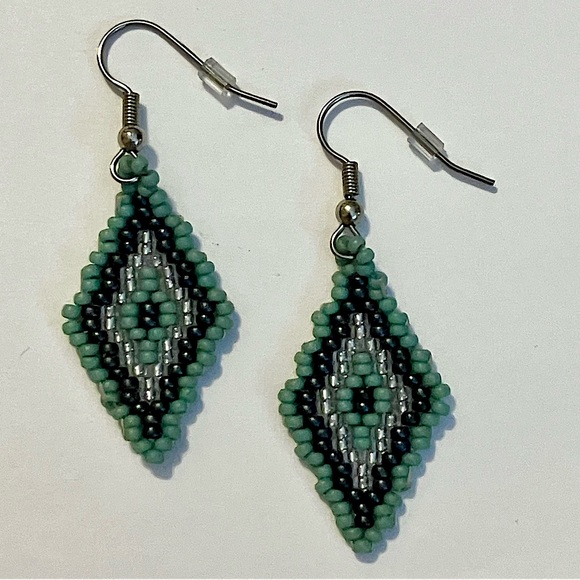 HAND CRAFTED BOHEMIAN BEADED EARRINGS *NEW *JAPANESE GLASS BEADS *LIGHTWEIGHT - Picture 2 of 5